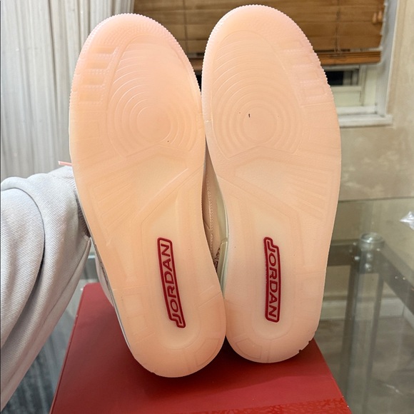 AIR JORDAN 3 RETRO VDAY - Picture 4 of 10